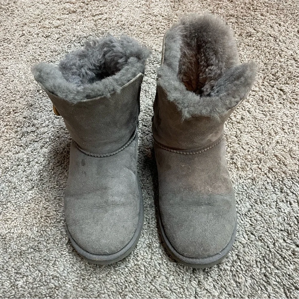 Grey Bailey Button Ugg - Picture 1 of 7